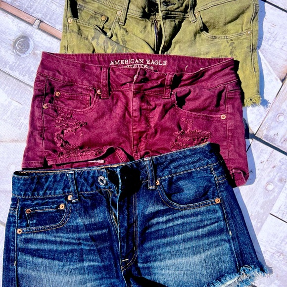 Women’s distressed shorts (8/M) American Eagle/H&M. Excellent condition-Fashion - Picture 2 of 7